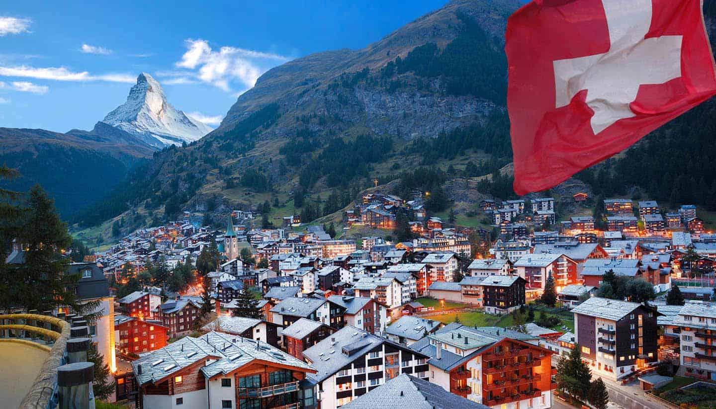 قطاع السياحة السويسري يخشى الإفلاس .. إشغال الفنادق لا يتجاوز 9 %