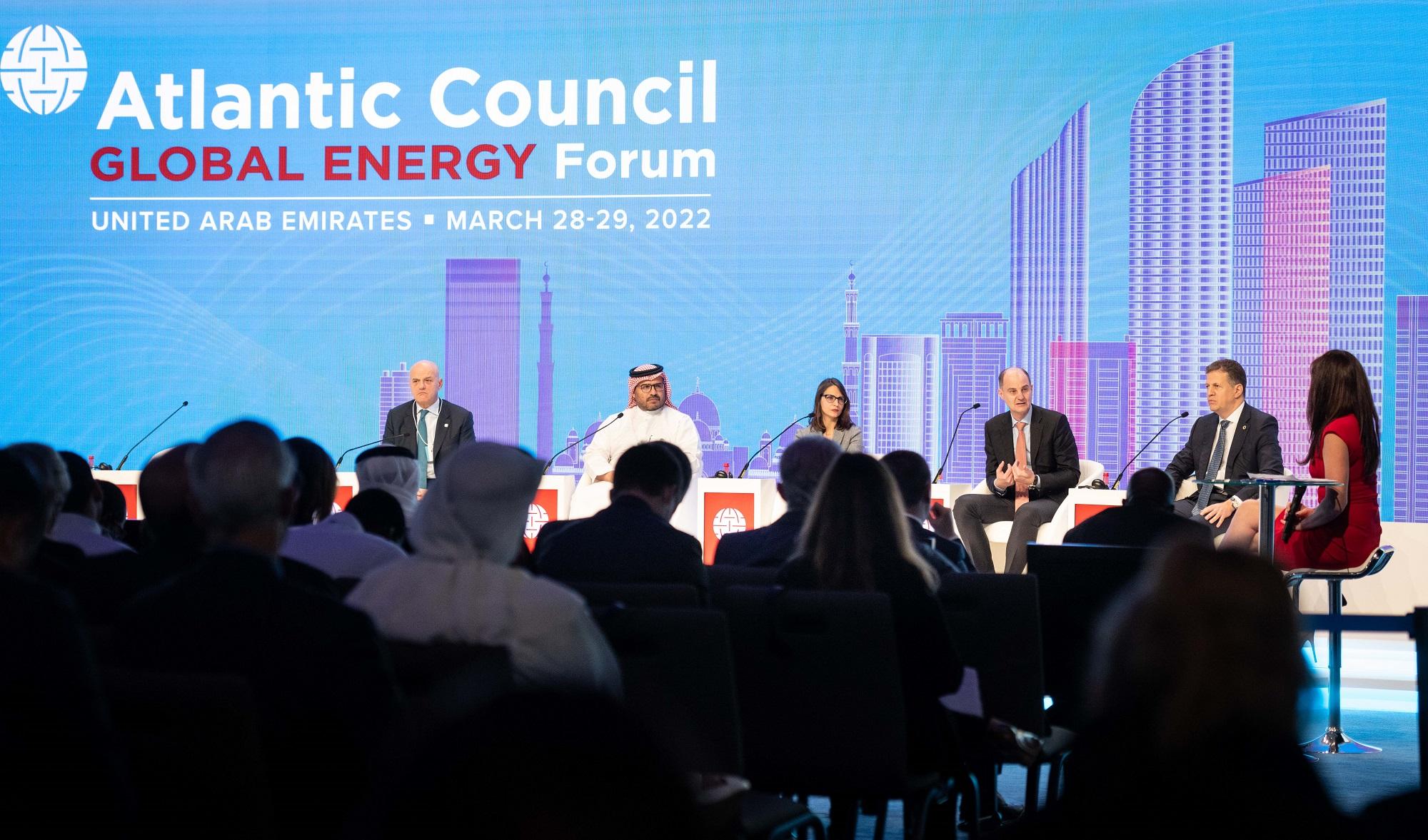 قادة وخبراء عالميون يبحثون مستقبل قطاع الطاقة عبر منصة القمة العالمية للحكومات 2022