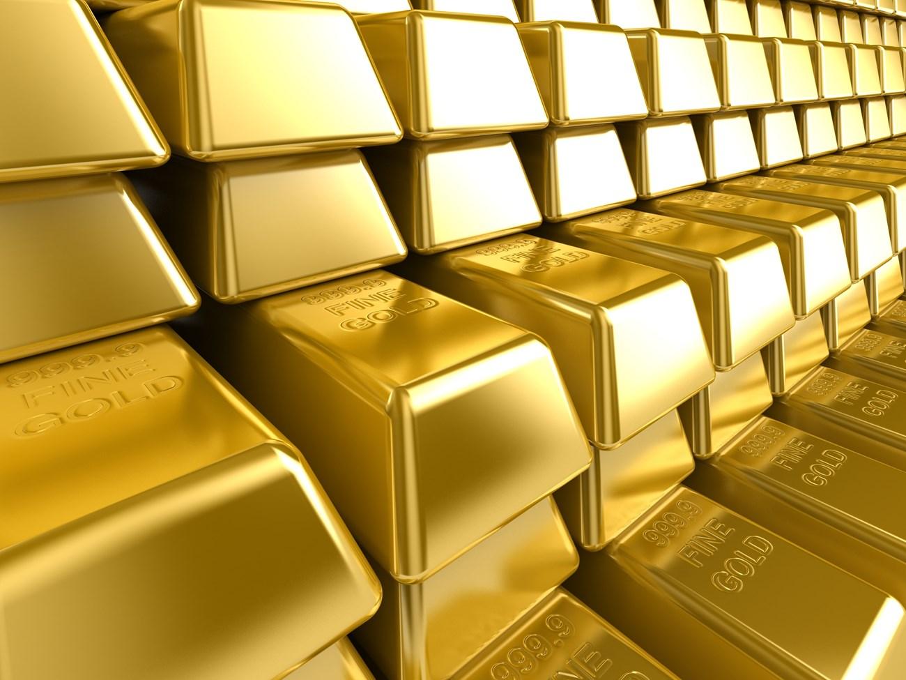 الذهب يتألق مع فرص إبطاء وتيرة رفع الفائدة